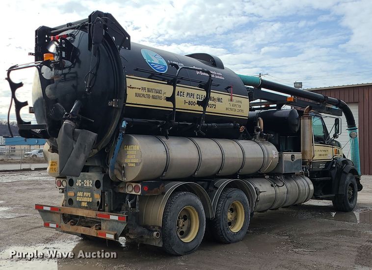 image for item LJ9423 2001 Sterling  sewer jetter truck