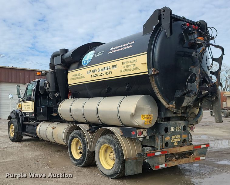 image for item LJ9423 2001 Sterling  sewer jetter truck