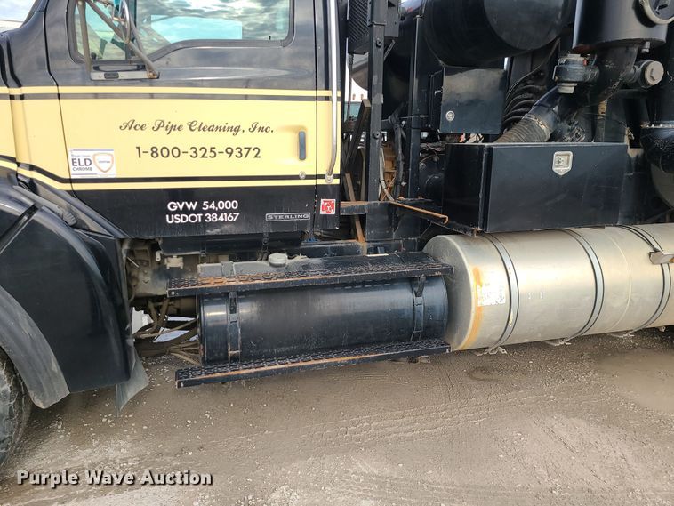 image for item LJ9423 2001 Sterling  sewer jetter truck