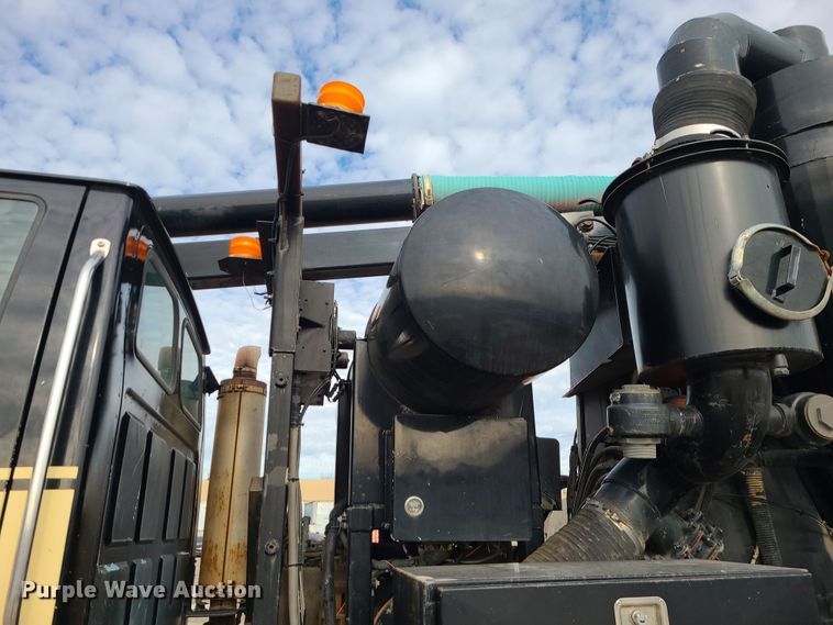 image for item LJ9423 2001 Sterling  sewer jetter truck