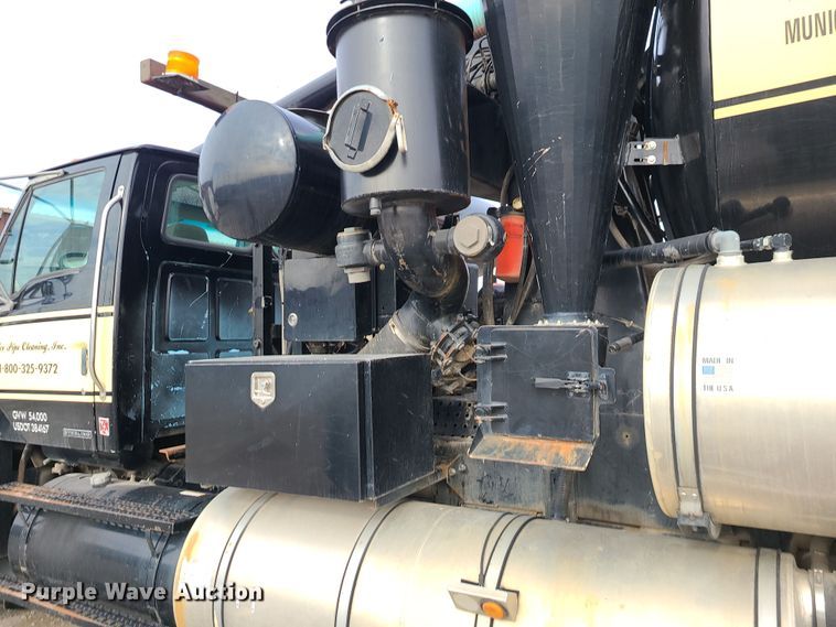 image for item LJ9423 2001 Sterling  sewer jetter truck