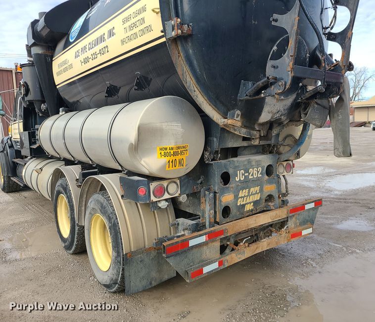 image for item LJ9423 2001 Sterling  sewer jetter truck