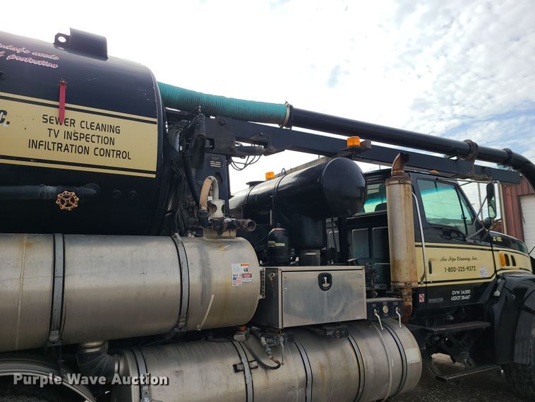 image for item LJ9423 2001 Sterling  sewer jetter truck