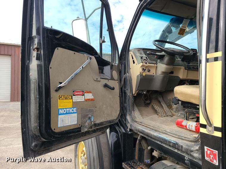 image for item LJ9423 2001 Sterling  sewer jetter truck