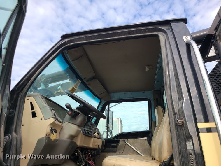 image for item LJ9423 2001 Sterling  sewer jetter truck