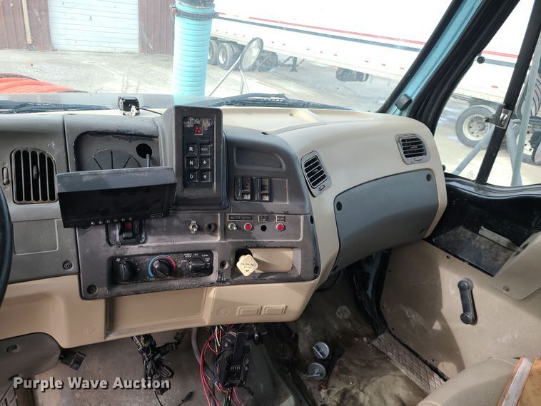 image for item LJ9423 2001 Sterling  sewer jetter truck