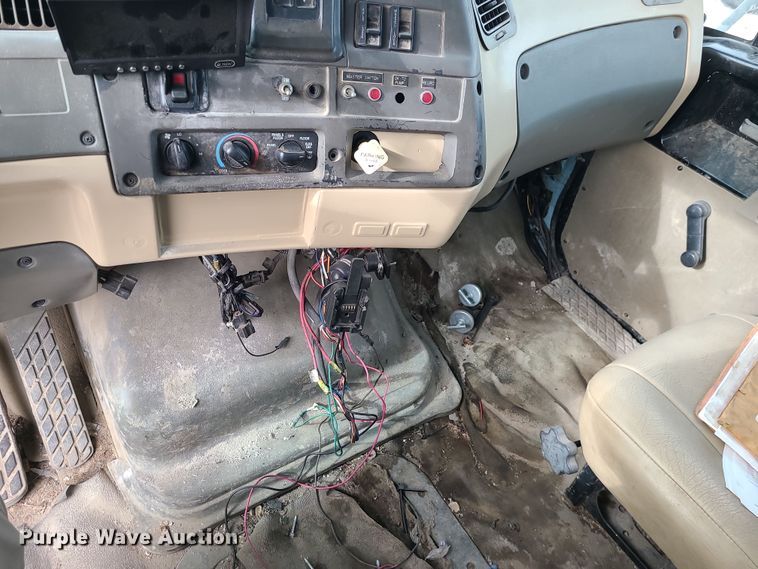 image for item LJ9423 2001 Sterling  sewer jetter truck