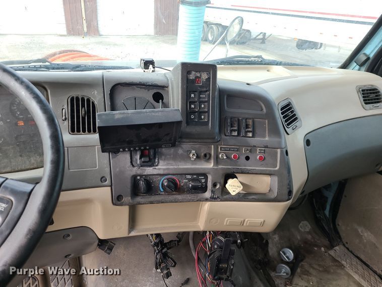 image for item LJ9423 2001 Sterling  sewer jetter truck