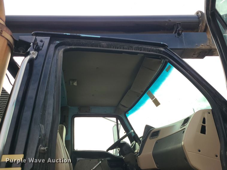 image for item LJ9423 2001 Sterling  sewer jetter truck