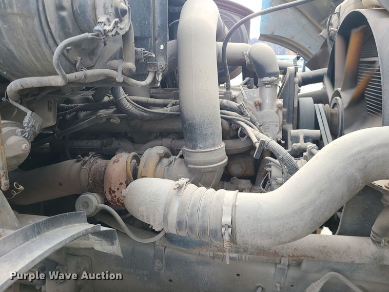 image for item LJ9423 2001 Sterling  sewer jetter truck