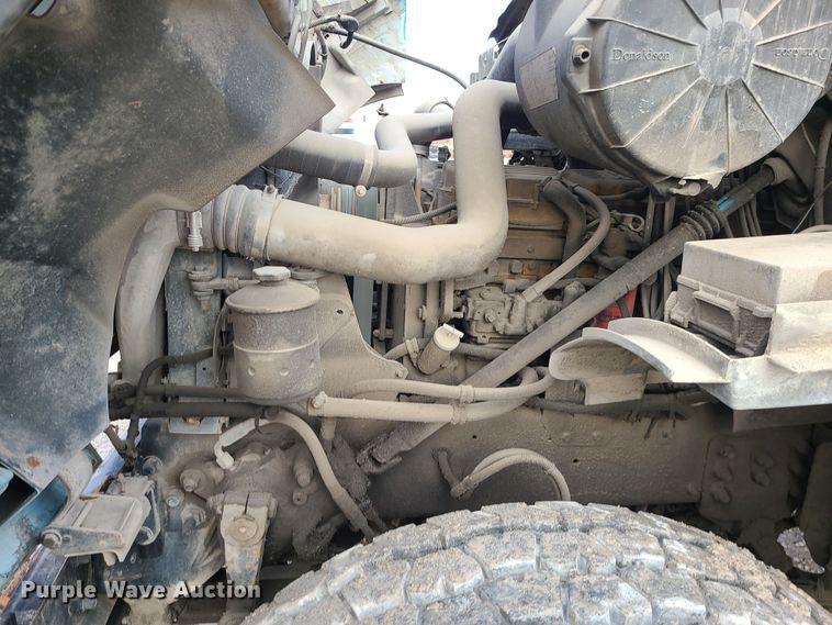 image for item LJ9423 2001 Sterling  sewer jetter truck