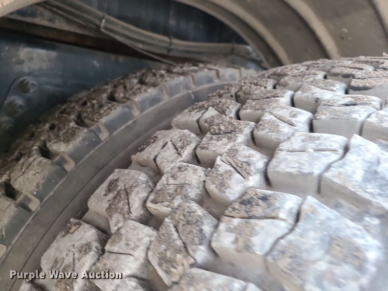 image for item LJ9423 2001 Sterling  sewer jetter truck