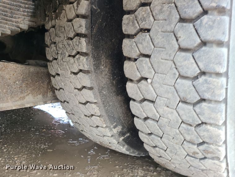 image for item LJ9423 2001 Sterling  sewer jetter truck