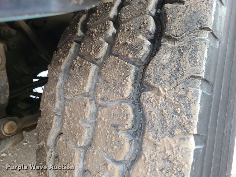 image for item LJ9423 2001 Sterling  sewer jetter truck