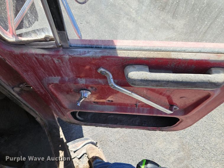 image for item LM9269 1986 Ford L9000  dump truck