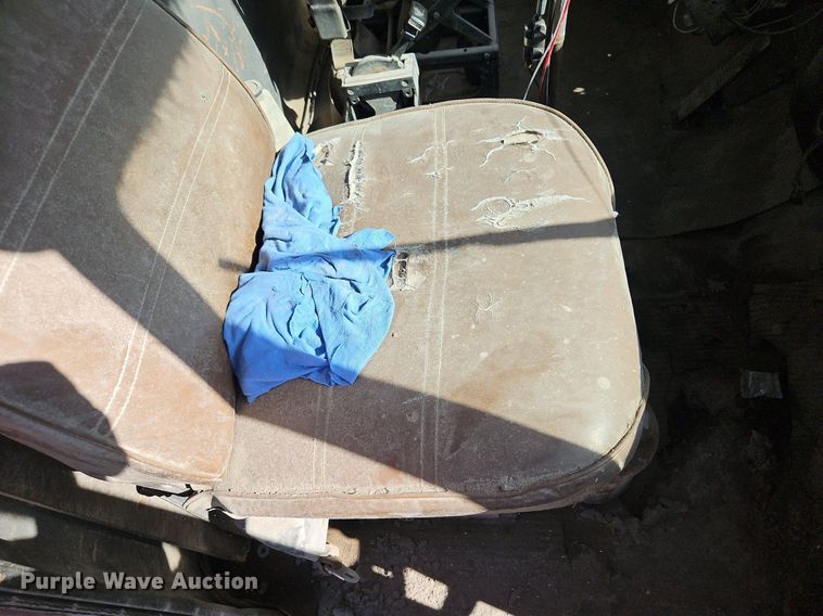 image for item LM9269 1986 Ford L9000  dump truck