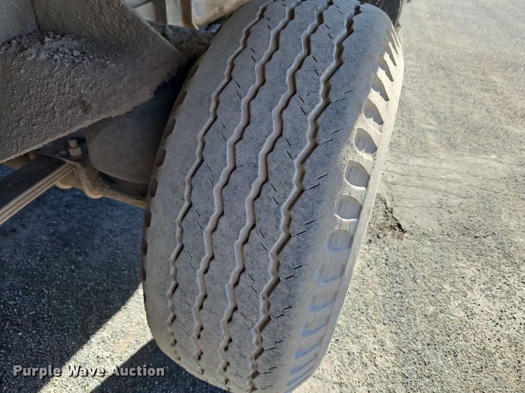 image for item LM9269 1986 Ford L9000  dump truck