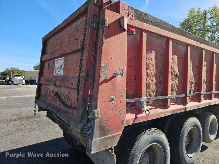 image for item LM9269 1986 Ford L9000  dump truck