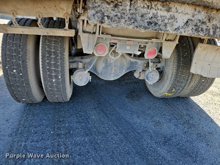 image for item LM9269 1986 Ford L9000  dump truck