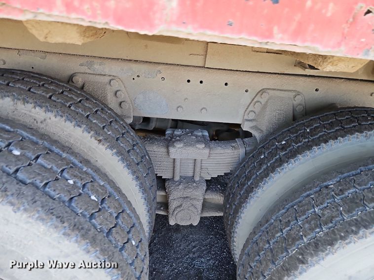 image for item LM9269 1986 Ford L9000  dump truck