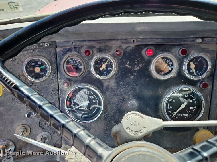 image for item LM9269 1986 Ford L9000  dump truck