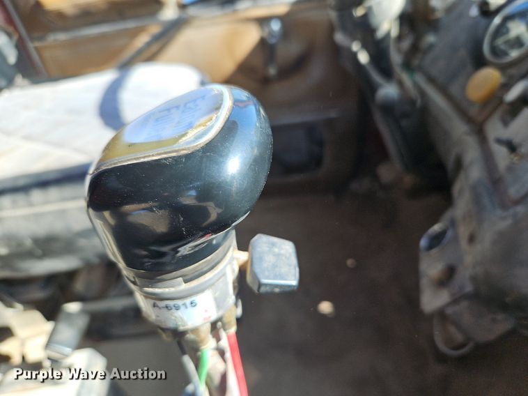 image for item LM9269 1986 Ford L9000  dump truck