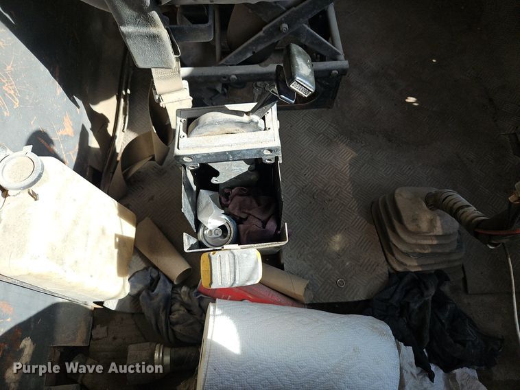 image for item LM9269 1986 Ford L9000  dump truck