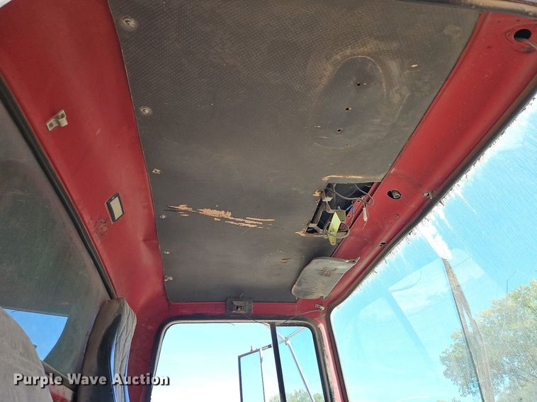 image for item LM9269 1986 Ford L9000  dump truck