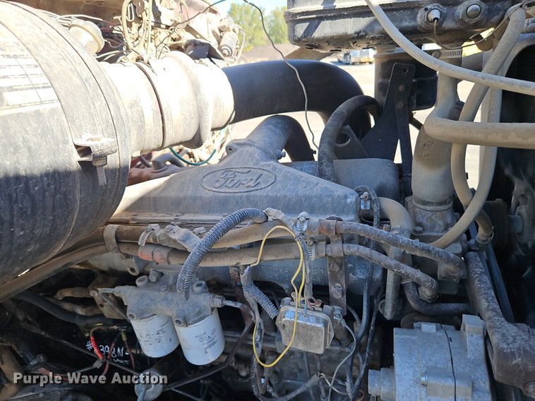 image for item LM9269 1986 Ford L9000  dump truck