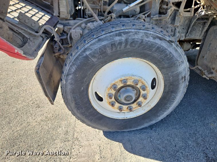 image for item LM9269 1986 Ford L9000  dump truck