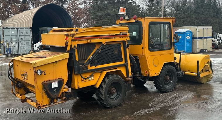 image for item LO9440 Trackless MT MT5T  municipal tractor