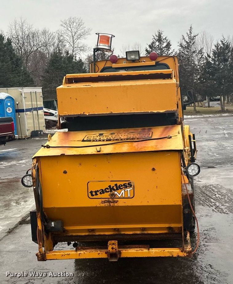 image for item LO9440 Trackless MT MT5T  municipal tractor