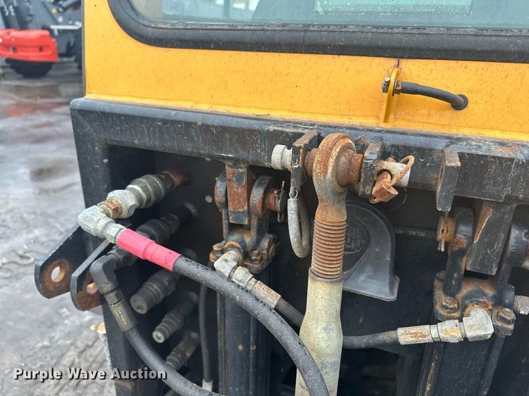 image for item LO9440 Trackless MT MT5T  municipal tractor