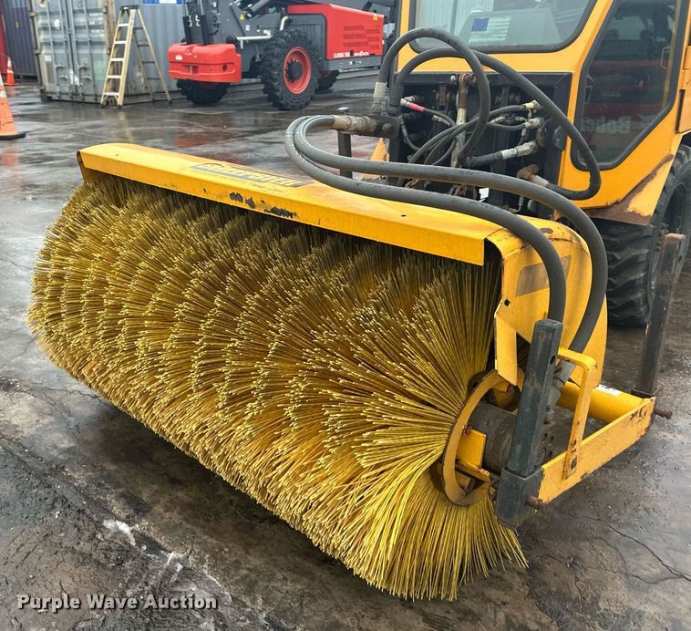 image for item LO9440 Trackless MT MT5T  municipal tractor