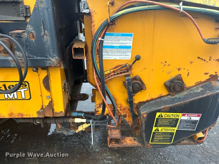 image for item LO9440 Trackless MT MT5T  municipal tractor