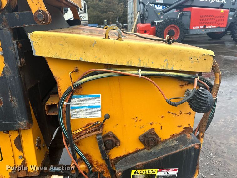 image for item LO9440 Trackless MT MT5T  municipal tractor