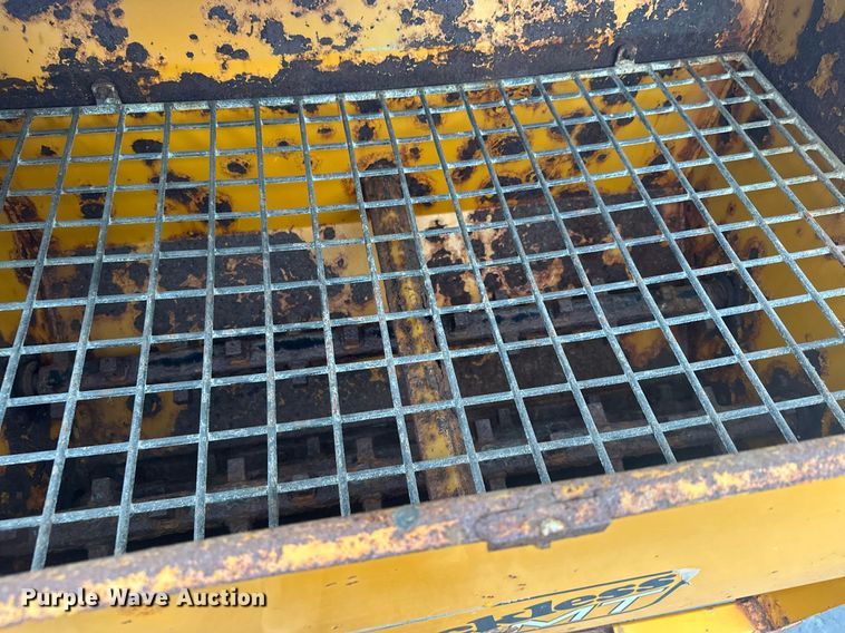 image for item LO9440 Trackless MT MT5T  municipal tractor