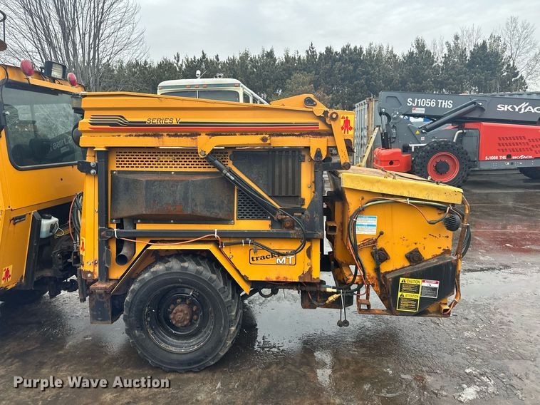 image for item LO9440 Trackless MT MT5T  municipal tractor