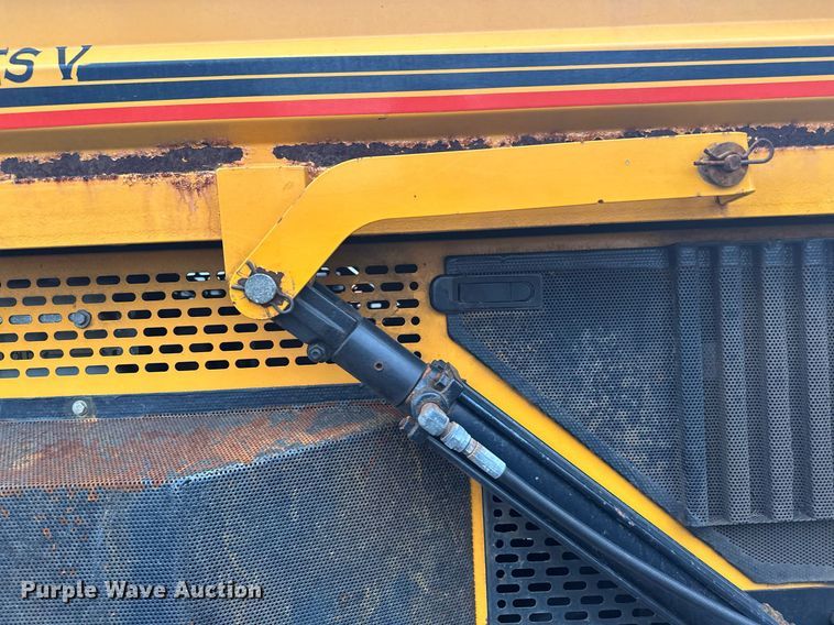 image for item LO9440 Trackless MT MT5T  municipal tractor