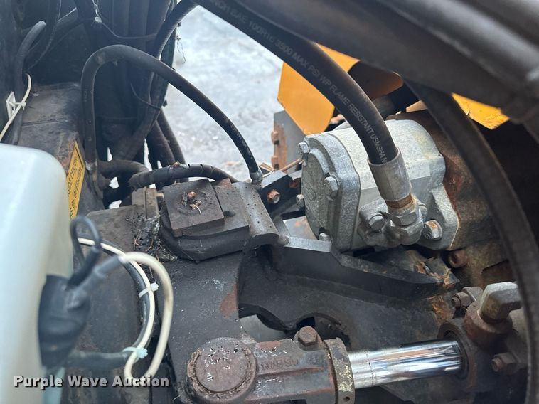 image for item LO9440 Trackless MT MT5T  municipal tractor