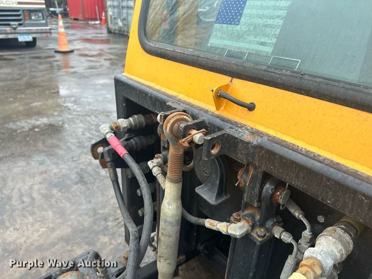 image for item LO9440 Trackless MT MT5T  municipal tractor