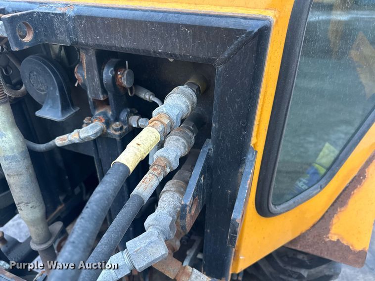 image for item LO9440 Trackless MT MT5T  municipal tractor