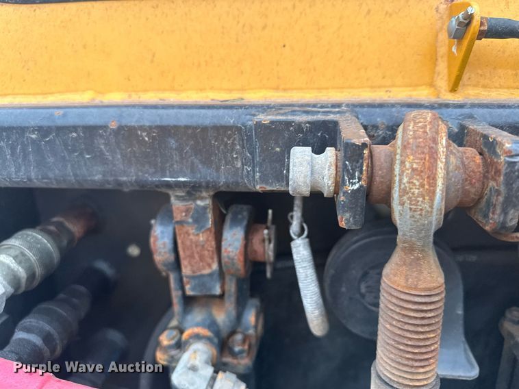 image for item LO9440 Trackless MT MT5T  municipal tractor