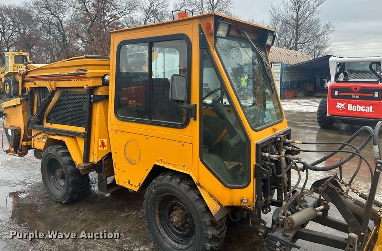 image for item LO9440 Trackless MT MT5T  municipal tractor