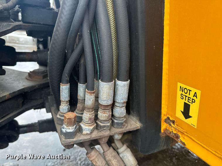 image for item LO9440 Trackless MT MT5T  municipal tractor