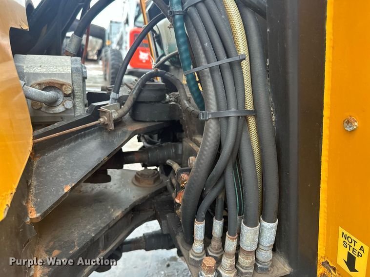 image for item LO9440 Trackless MT MT5T  municipal tractor