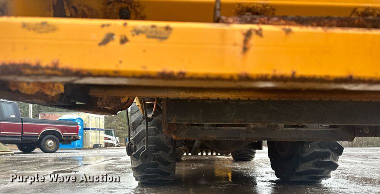 image for item LO9440 Trackless MT MT5T  municipal tractor