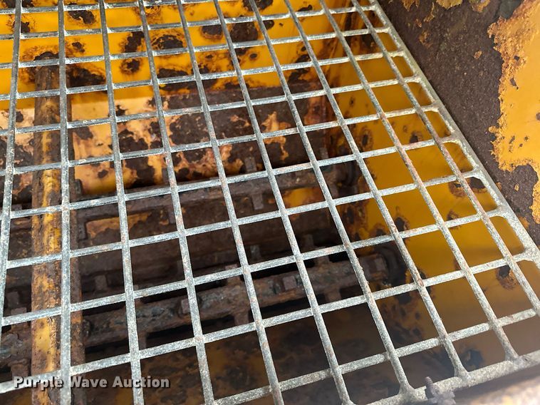 image for item LO9440 Trackless MT MT5T  municipal tractor