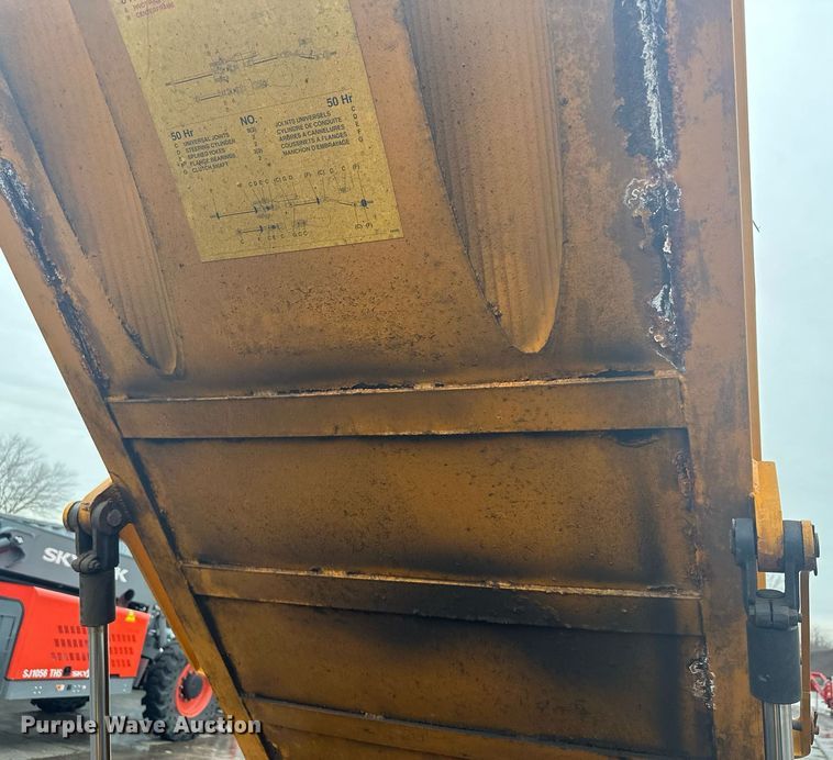 image for item LO9440 Trackless MT MT5T  municipal tractor