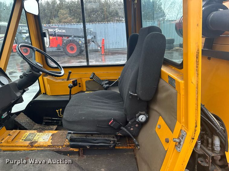 image for item LO9440 Trackless MT MT5T  municipal tractor